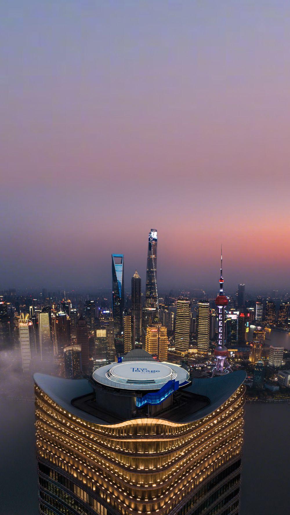 Looking East: The Iconic Skyline